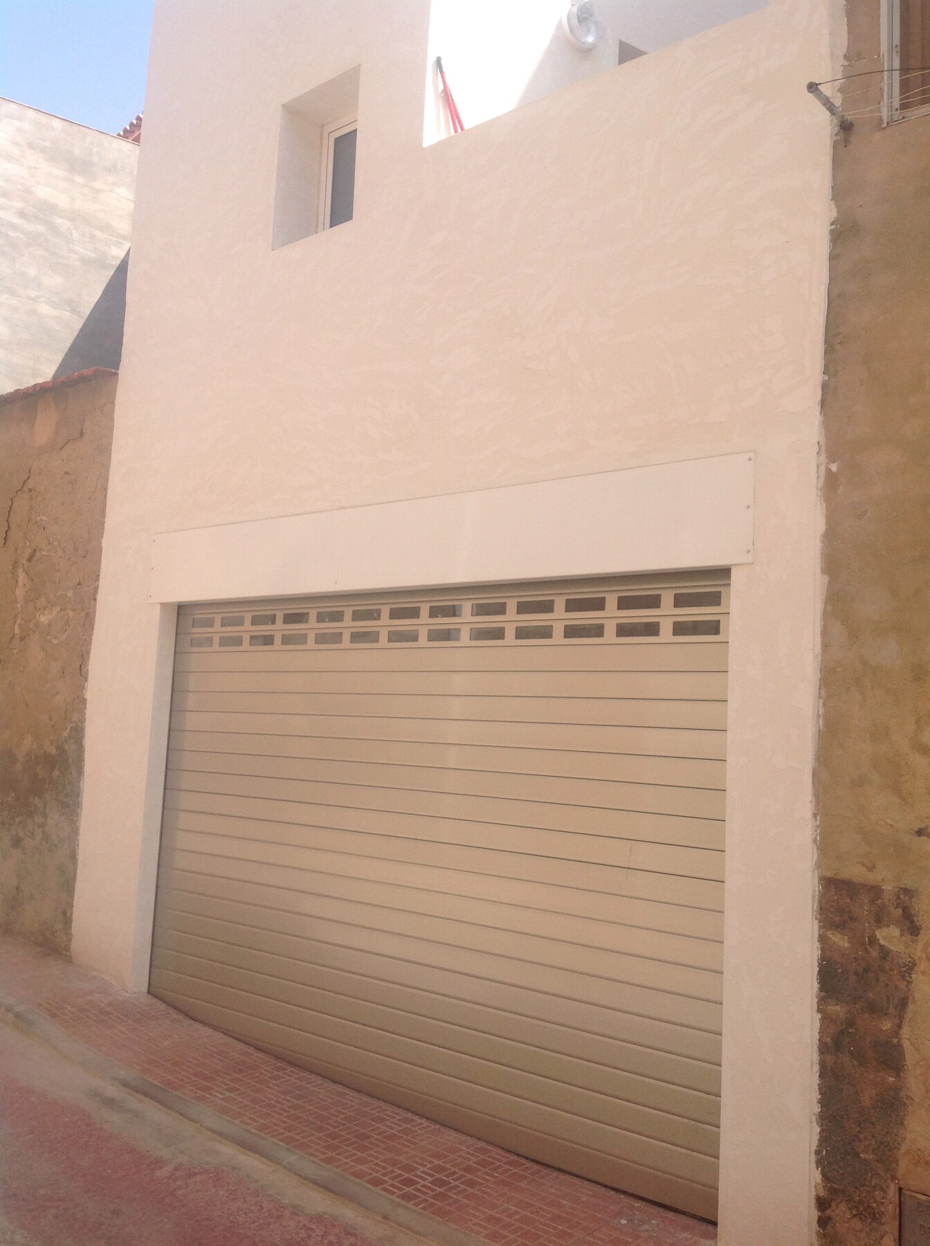 Casa Albor — Rehabilitación de vivienda urbana en Agost-Alicante