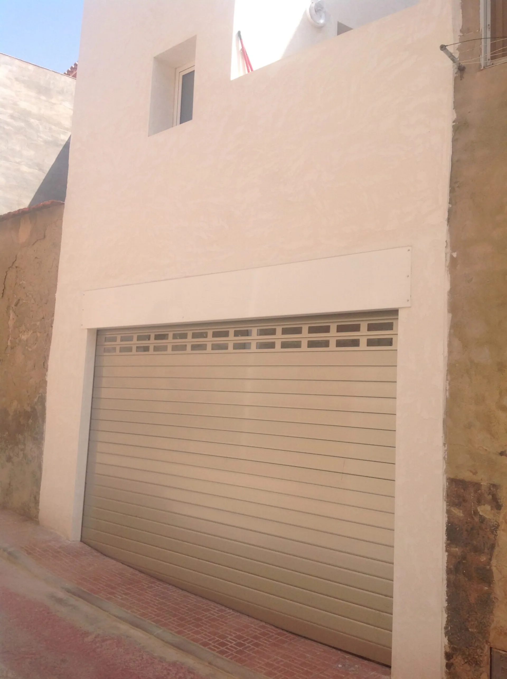 Casa Albor — Rehabilitación de vivienda urbana en Agost-Alicante