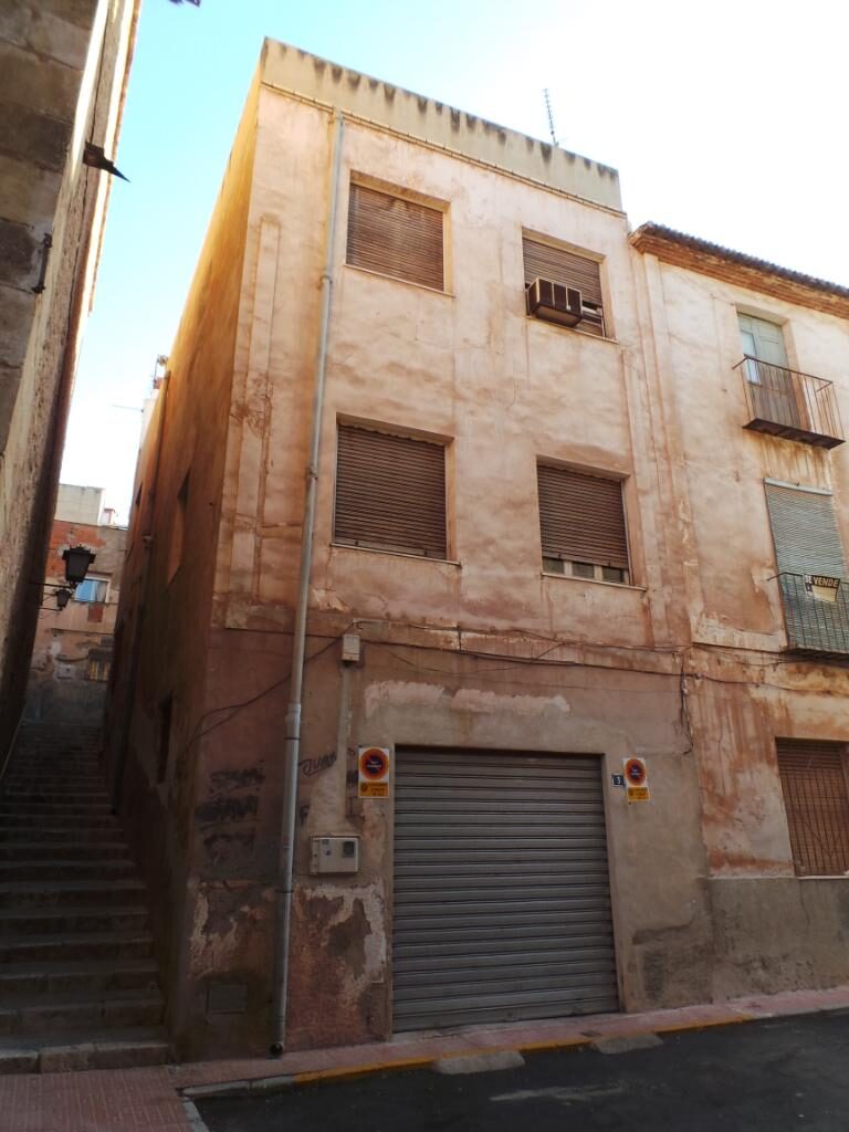 Casa Escala — Vivienda urbana entre medianeras en Agost-Alicante