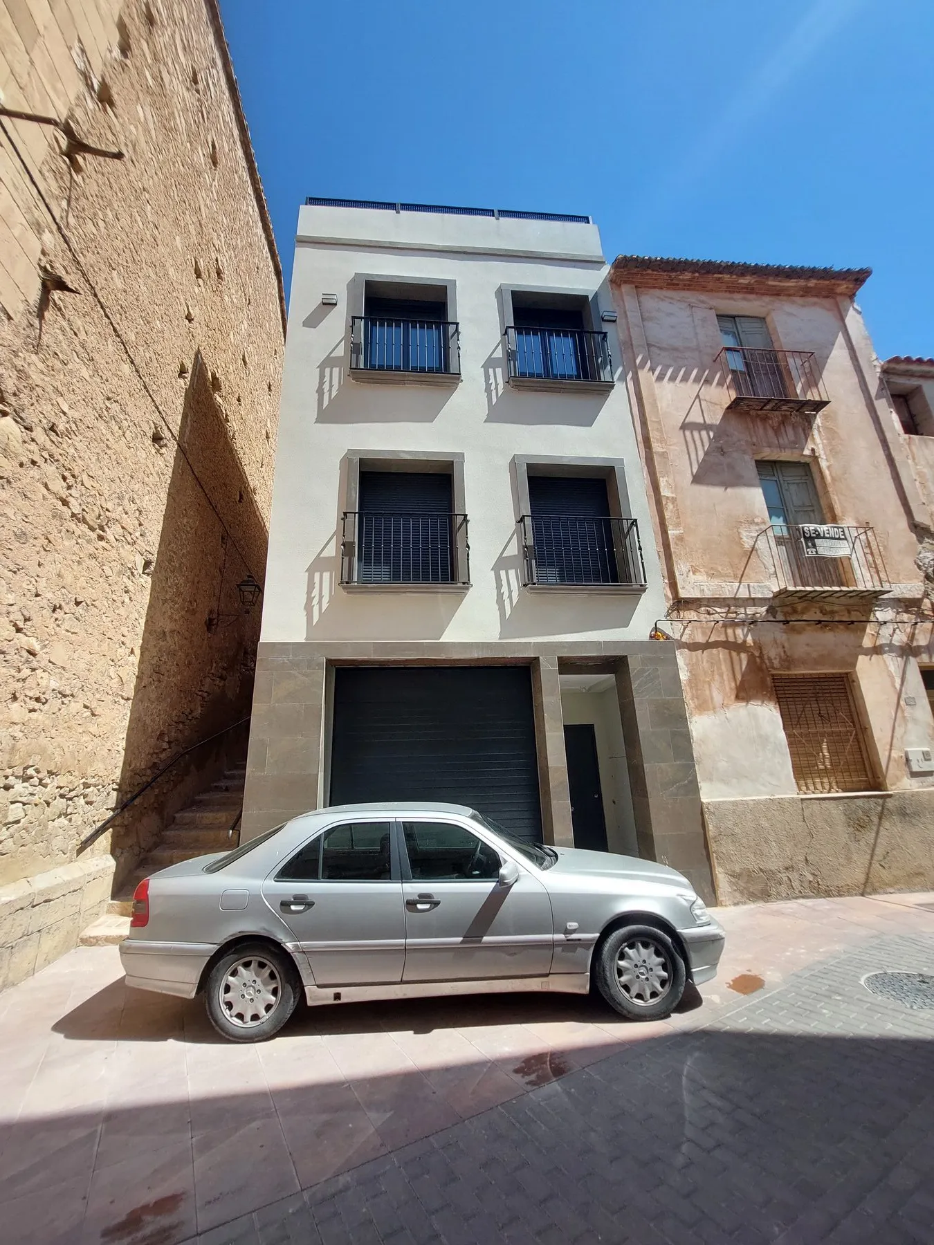 Casa Escala — Vivienda urbana entre medianeras en Agost-Alicante