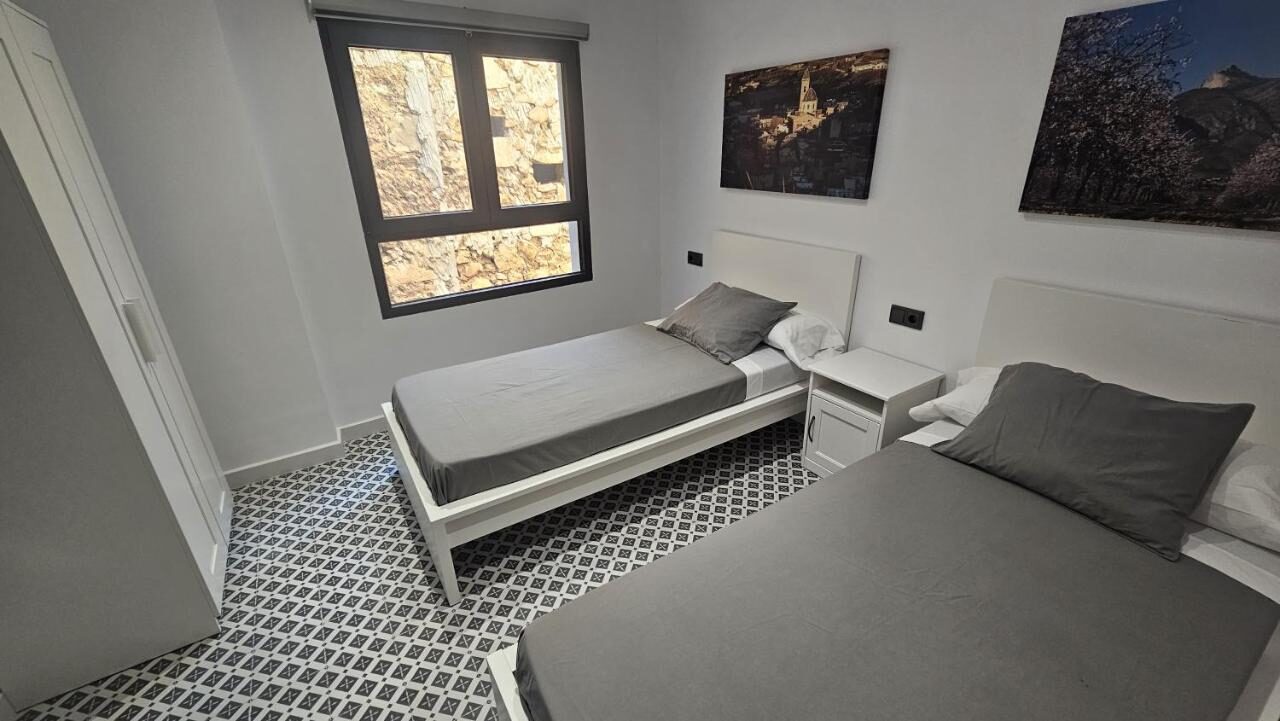Casa Escala — Vivienda urbana entre medianeras en Agost-Alicante