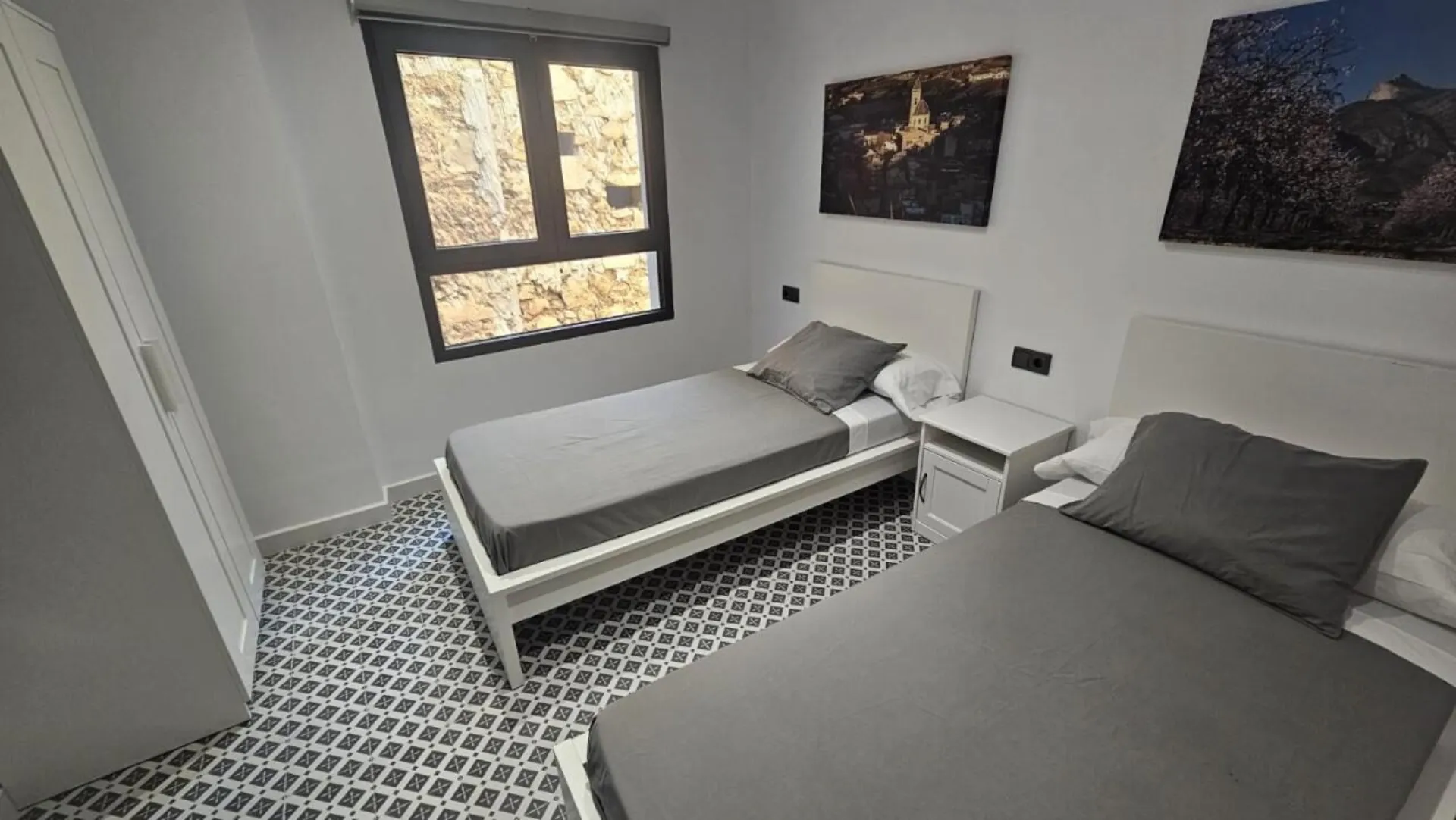 Casa Escala — Vivienda urbana entre medianeras en Agost-Alicante