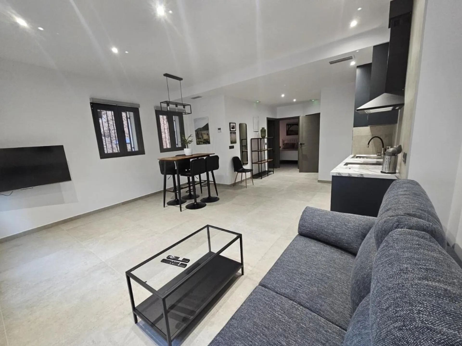 Casa Escala — Vivienda urbana entre medianeras en Agost-Alicante