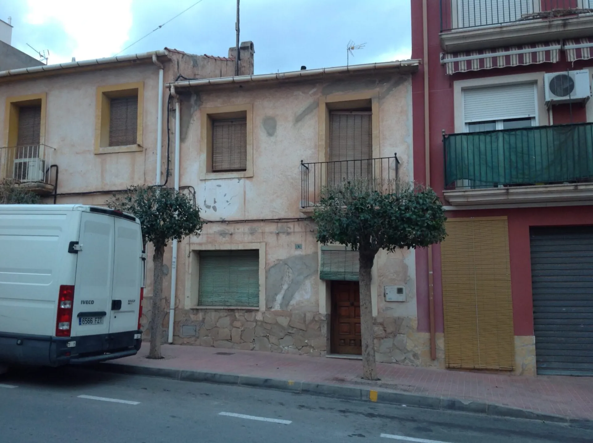 Casa Origen — Vivienda urbana entre medianeras en Agost-Alicante
