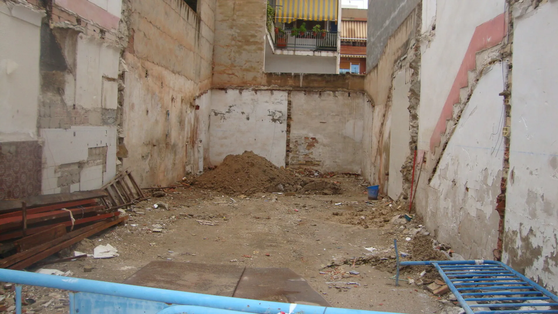 Casa Origen — Vivienda urbana entre medianeras en Agost-Alicante